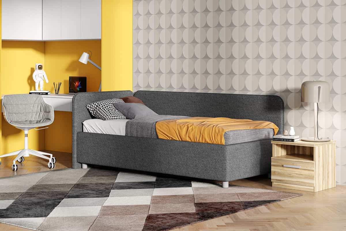 Фото детской односпальной кровати Капри с матрасом и постельными принадлежностями в интерьере современной детской комнаты спальни