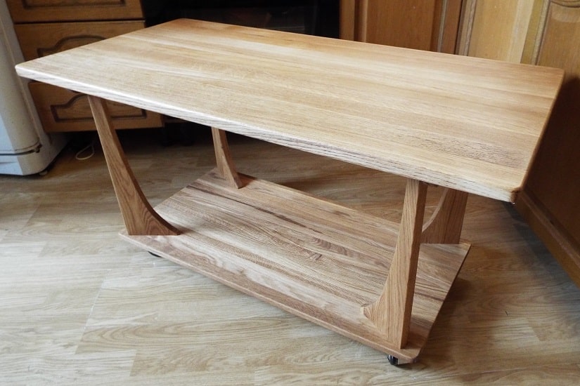 Журнальный столик Сопрано на колесиках дерево дуб ручная работа RestMebel.ru