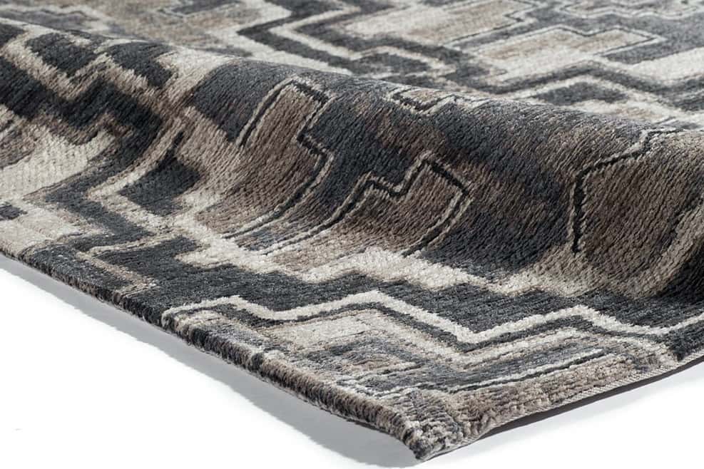 Окантовка края ковра Totem Anthracite