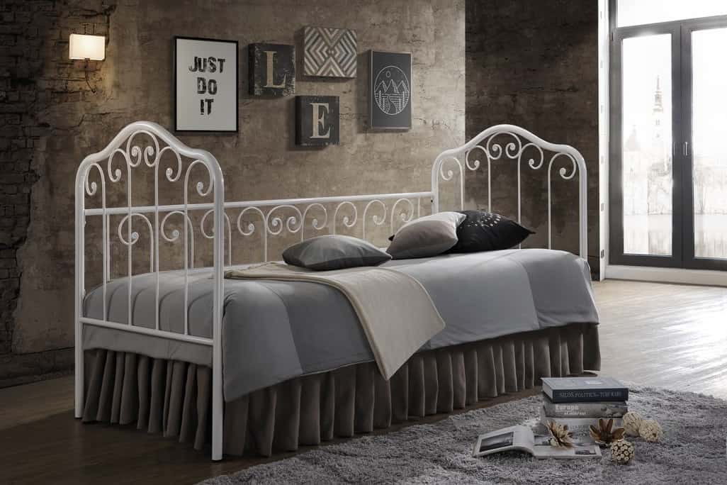 Металлическая односпальная кровать Лето с тканевой юбкой в стиле Прованс