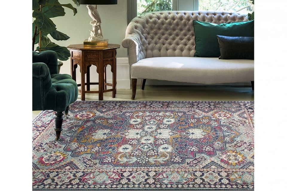 Ковер Allegoria в интерьере с диваном