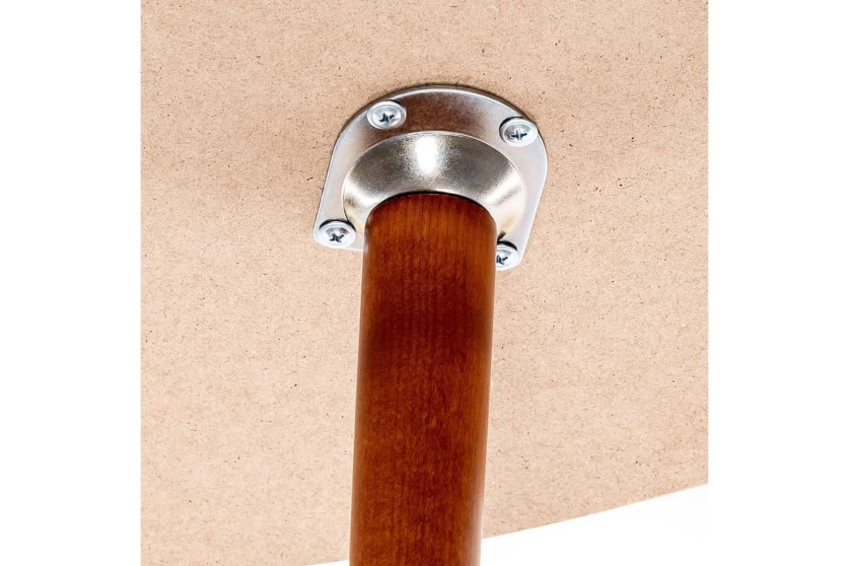 Крепление ножек к столешнице в журнальном столике Твинс