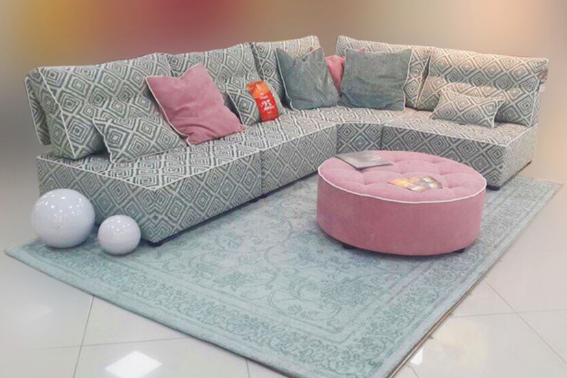 Ковер Genova Azure с диваном