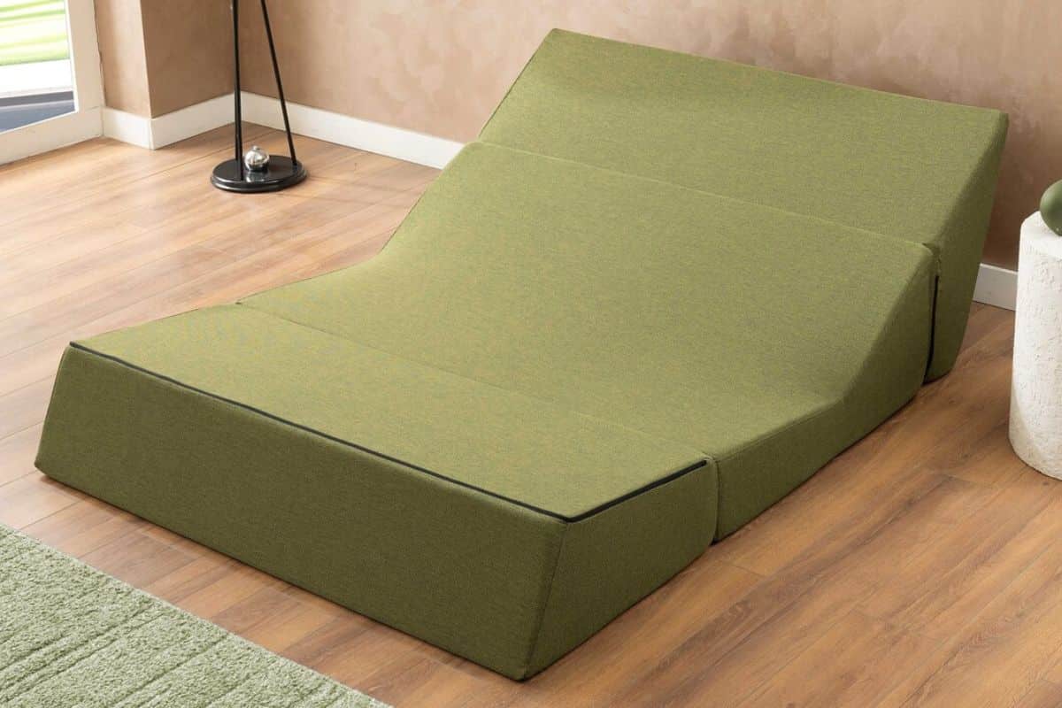 Фото разложенного в положение релакс дивана трансформер-релакс Фолдинг