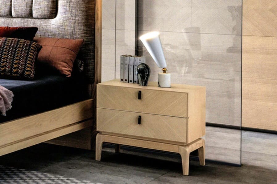 Тумбочка прикроватная Лотта в интерьере спальной комнаты