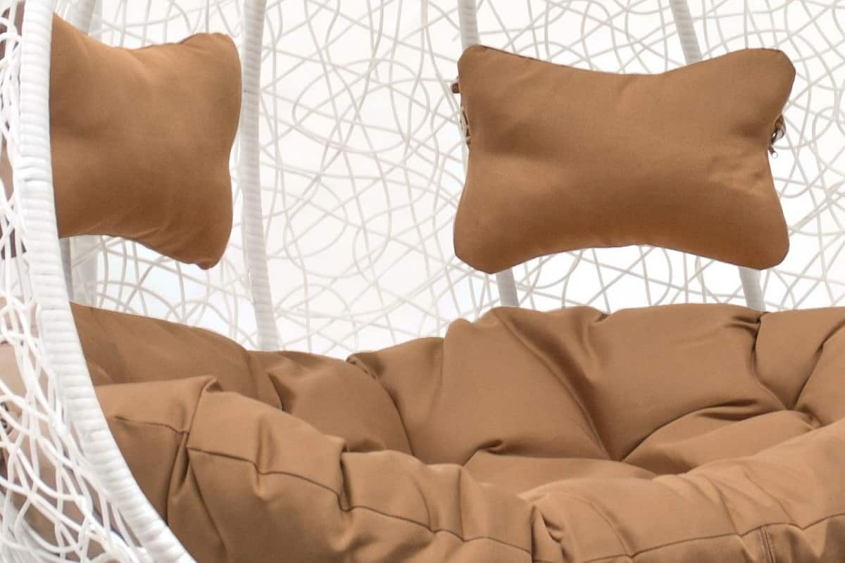 Фото мягкого матраса и двух подушек белого двухместного подвесного кресла Твинс Лесет