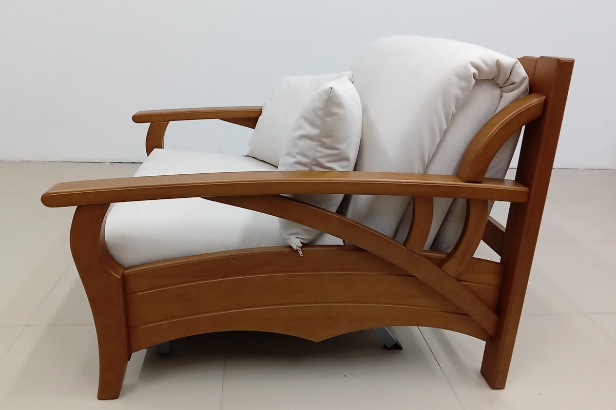 Деревянные подлокотники и спинка кресла-кровати Армандо с ящиком для белья