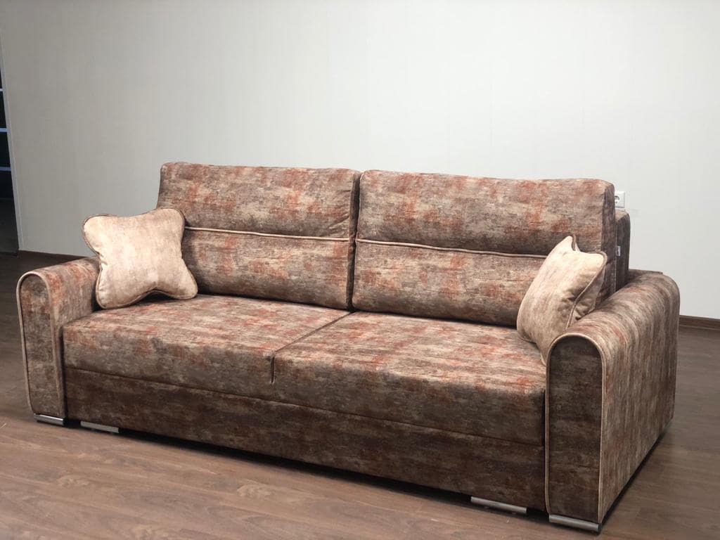 Прямой диван с подлокотниками в микровелюре Мустанг